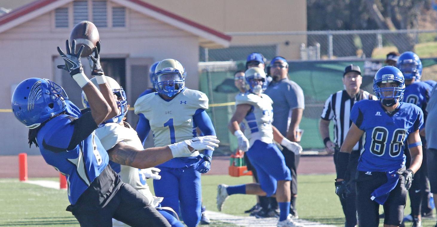 SBVC Football gets into defensive battle with Bulldogs, falling 16-6