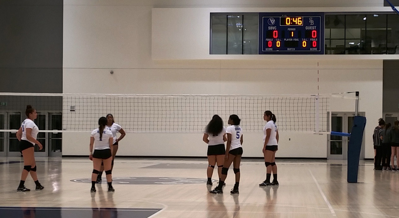 SBVC Women’s Volleyball has a hard time with the Owls, 3-2